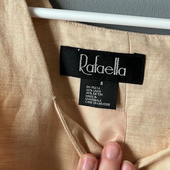 Gorgeous beige linen dress top with button back - Picture 5 of 7